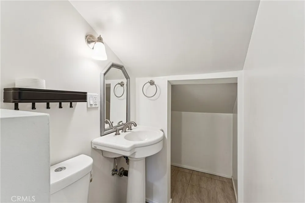 355 Hartman Circle Cedarpines Park, CA 92322