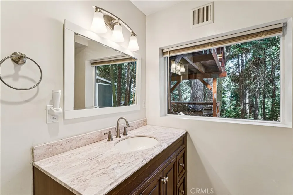 355 Hartman Circle Cedarpines Park, CA 92322