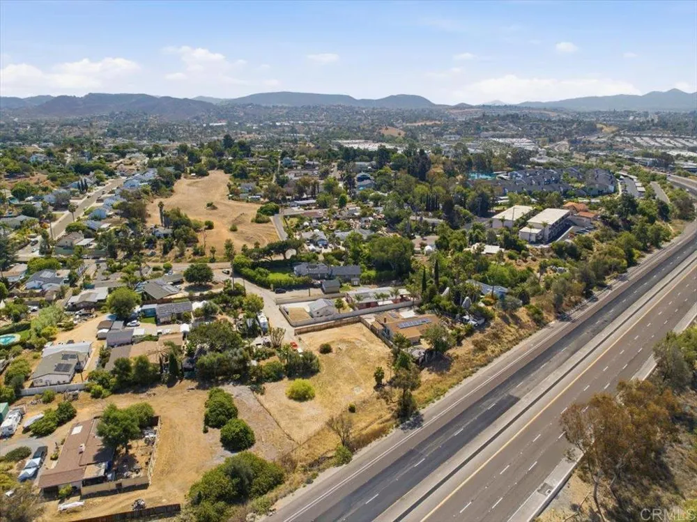 564 Rolling Hills Road Vista, CA 92083
