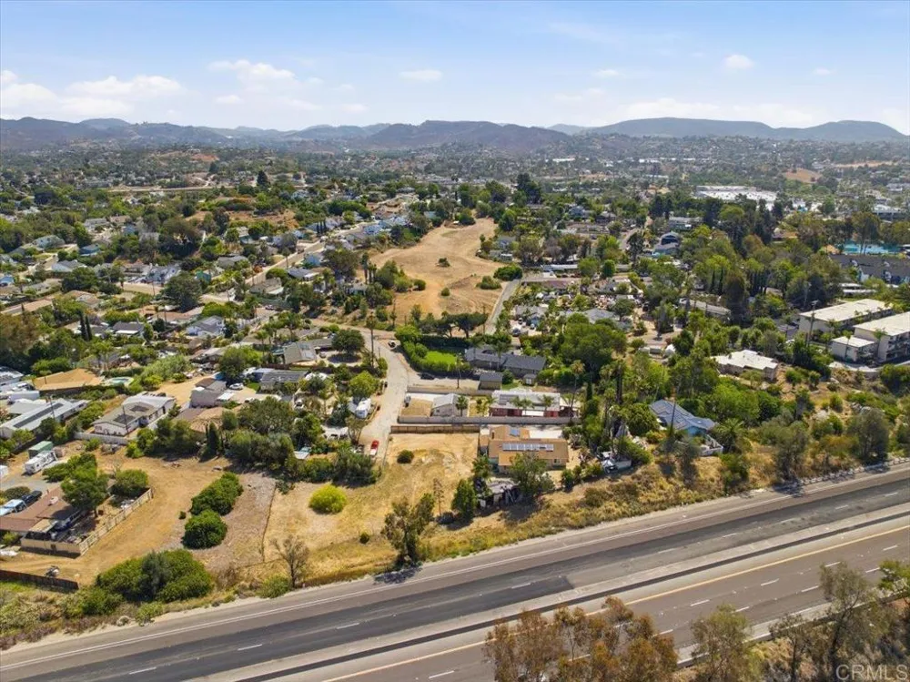 564 Rolling Hills Road Vista, CA 92083
