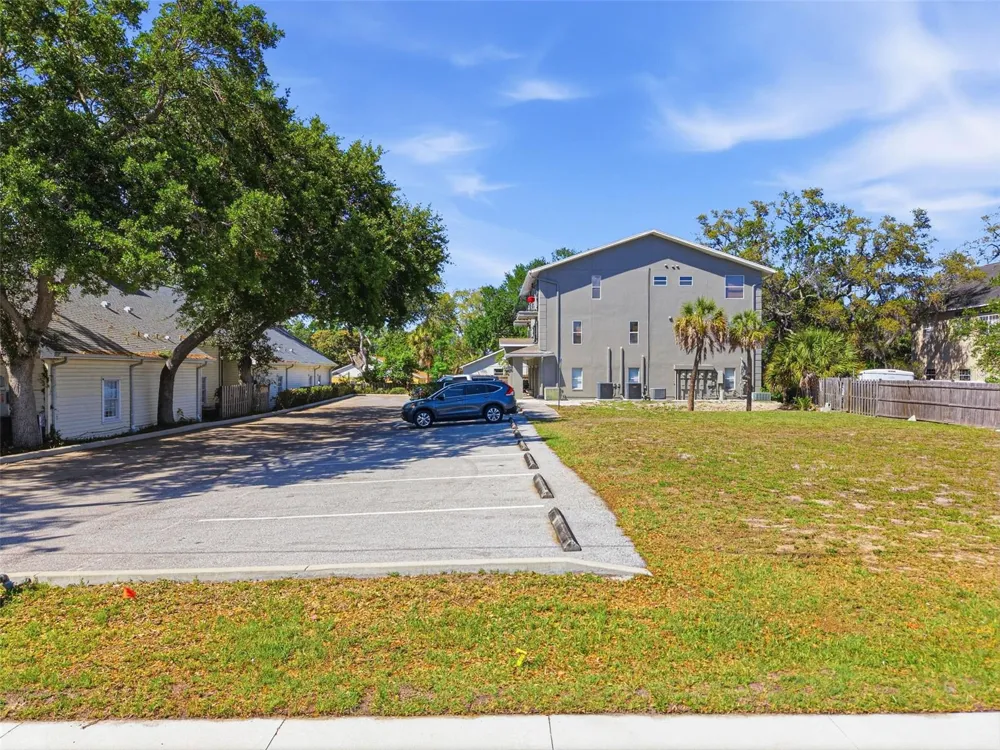444 SKINNER BOULEVARD Dunedin, FL 34698