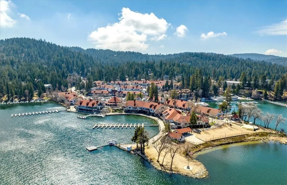 27312 Little Bear Lake Arrowhead, CA 92317