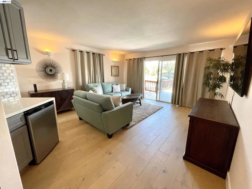668 Keys Blvd. Clearlake Oaks, CA 95423
