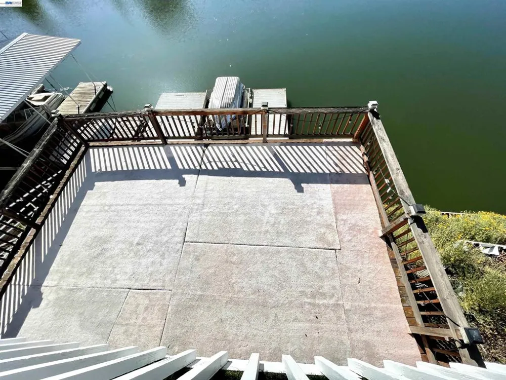 668 Keys Blvd. Clearlake Oaks, CA 95423