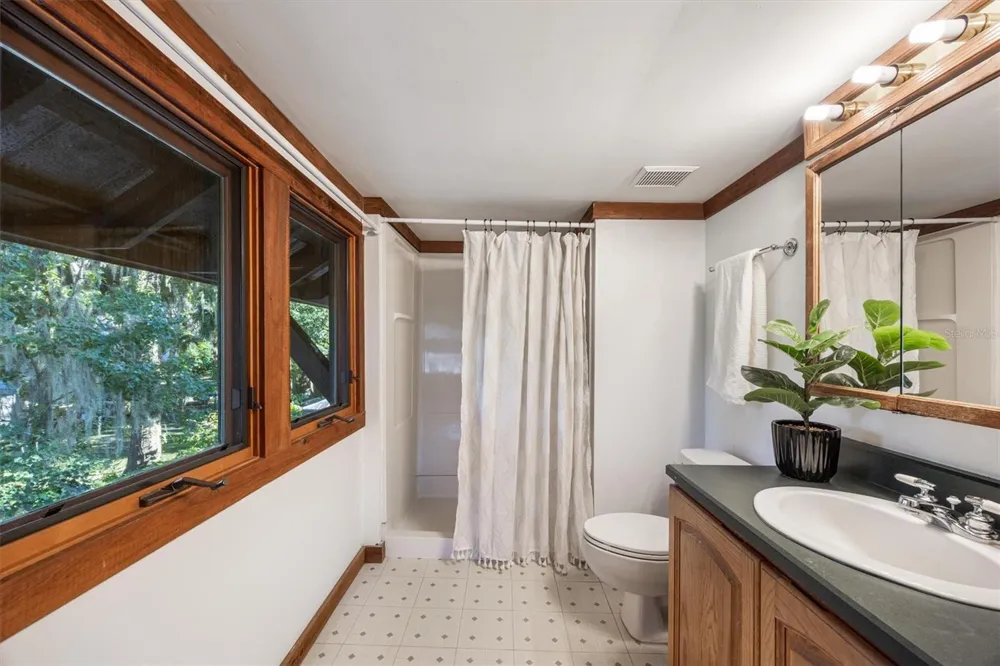 25608 DEVONIA STREET Melrose, FL 32666