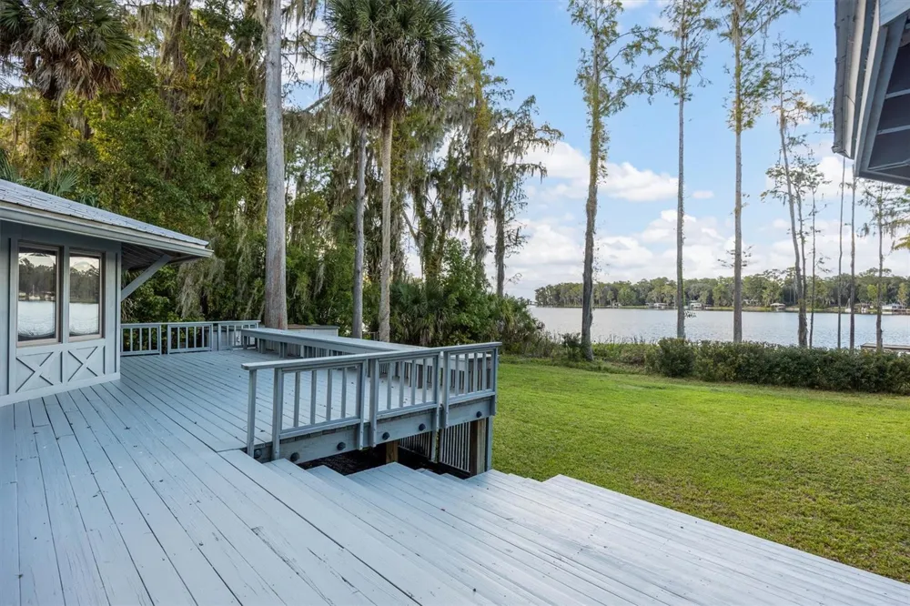 25608 DEVONIA STREET Melrose, FL 32666
