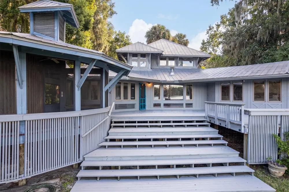 25608 DEVONIA STREET Melrose, FL 32666