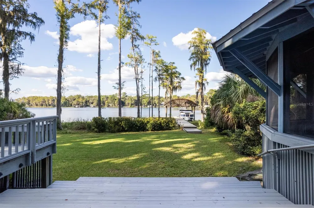 25608 DEVONIA STREET Melrose, FL 32666