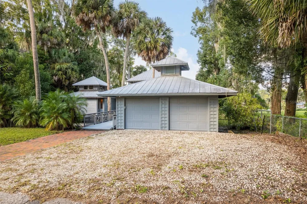 25608 DEVONIA STREET Melrose, FL 32666