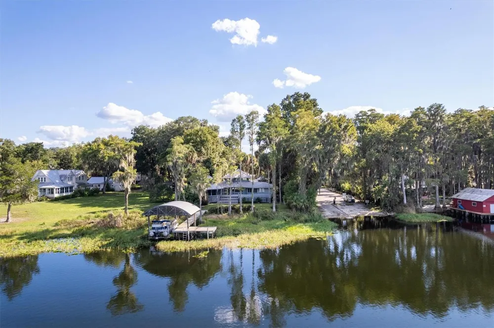 25608 DEVONIA STREET Melrose, FL 32666