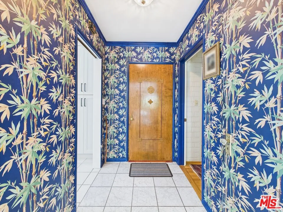 7449 Kentwood Avenue Los Angeles, CA 90045