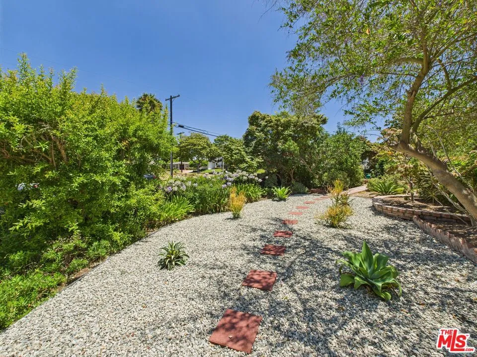 7449 Kentwood Avenue Los Angeles, CA 90045