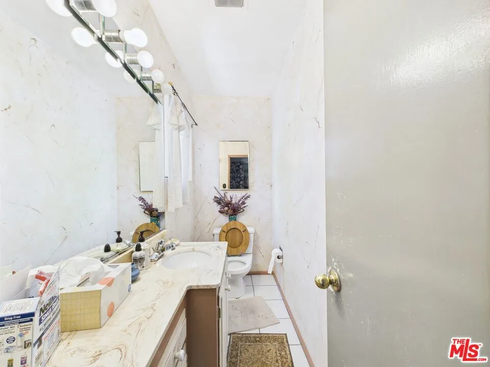 7449 Kentwood Avenue Los Angeles, CA 90045