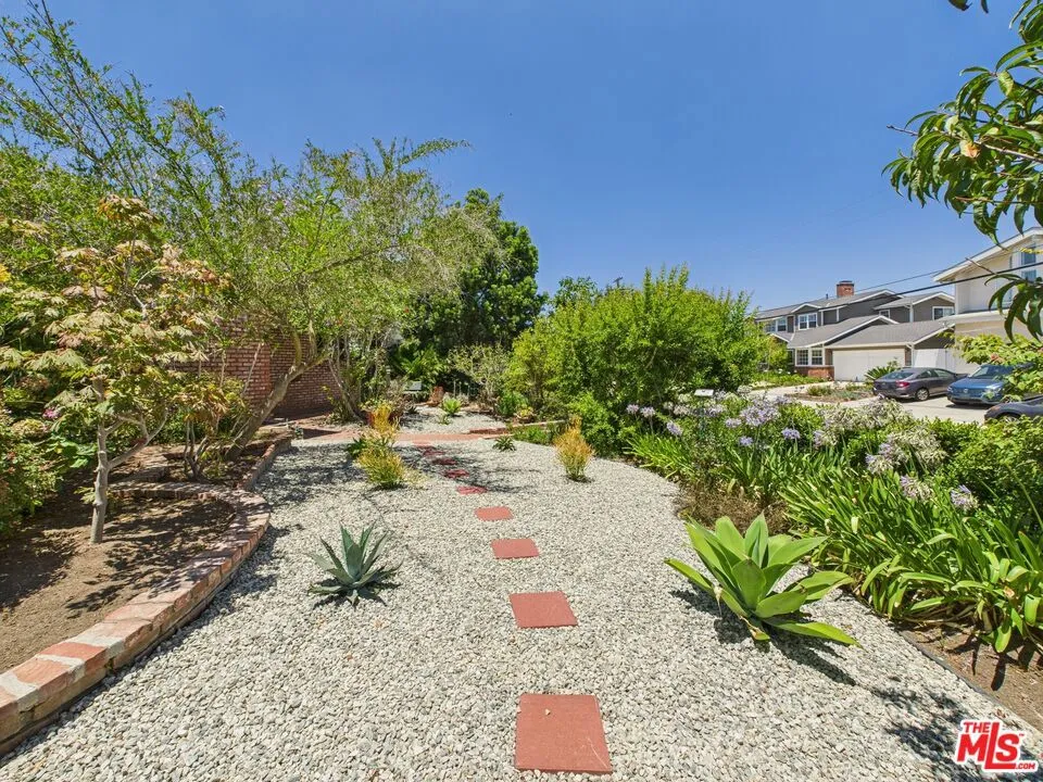 7449 Kentwood Avenue Los Angeles, CA 90045