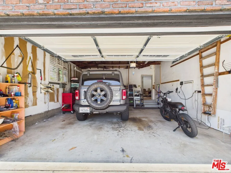 7449 Kentwood Avenue Los Angeles, CA 90045
