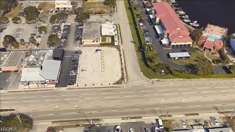 Cape Coral Parkway E
