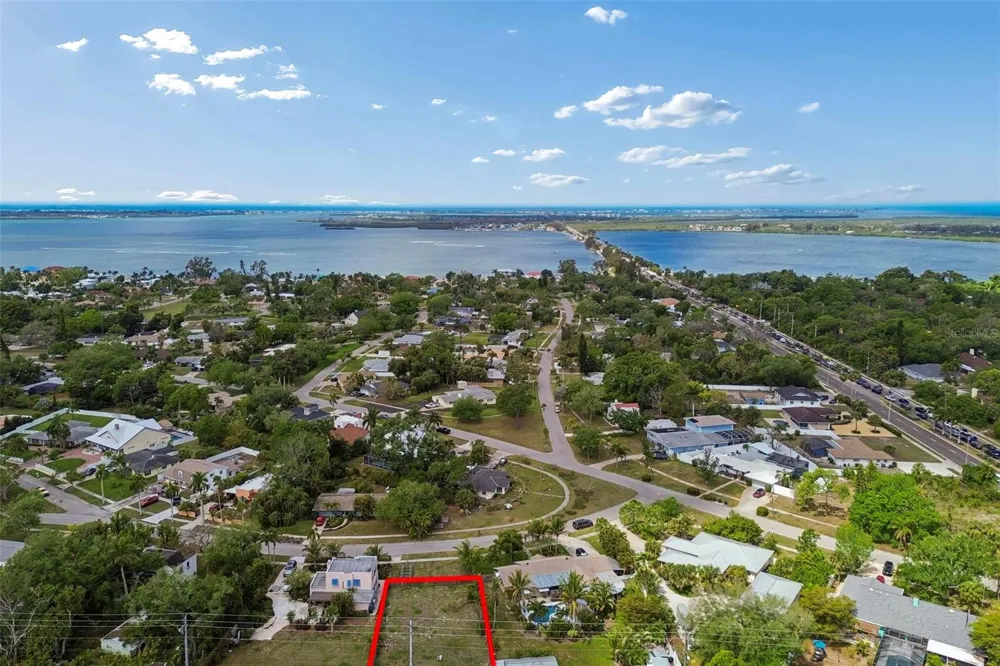 603 CASABELLA DRIVE Bradenton, FL 34209