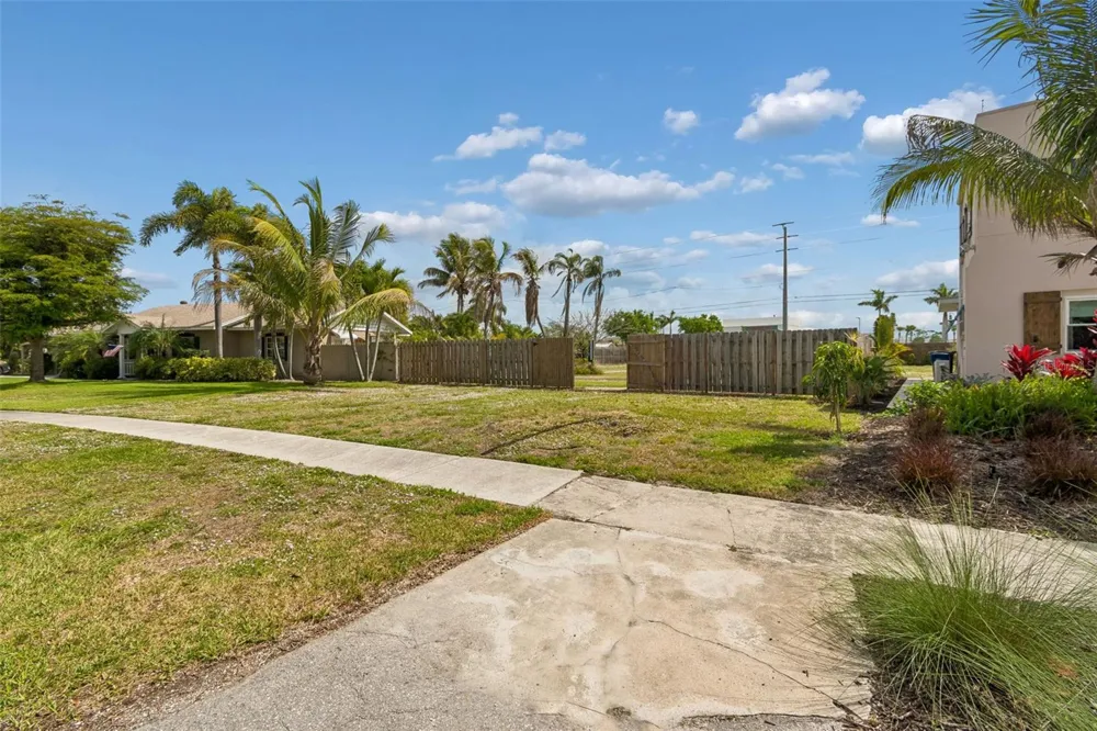 603 CASABELLA DRIVE Bradenton, FL 34209