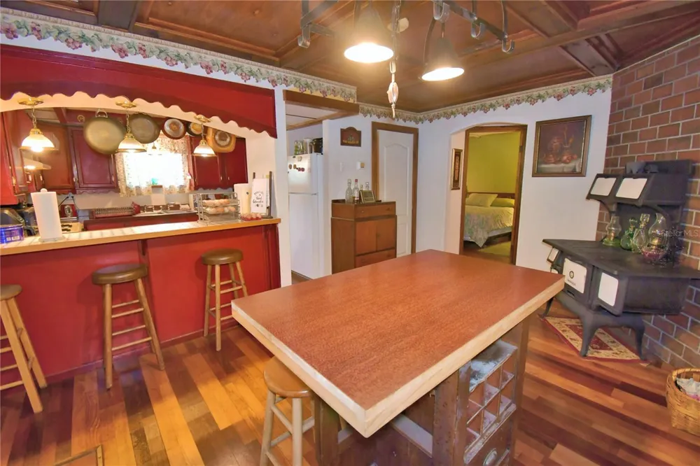 760 MCCLELLAN ROAD Frostproof, FL 33843