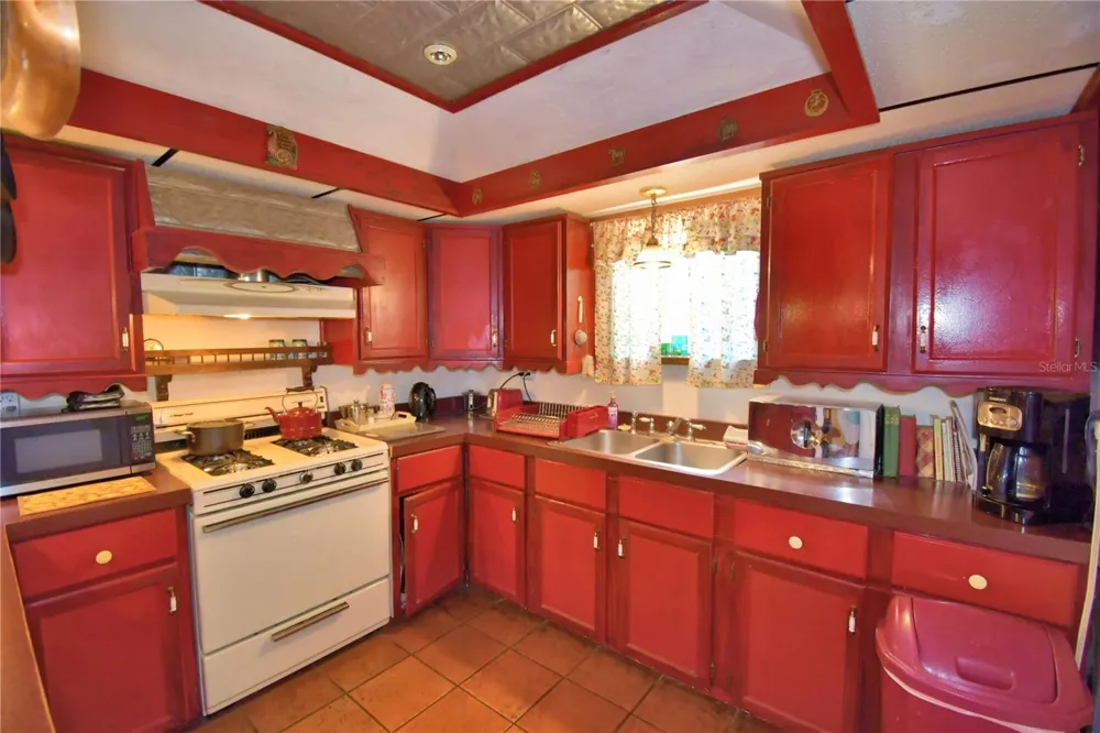 760 MCCLELLAN ROAD Frostproof, FL 33843