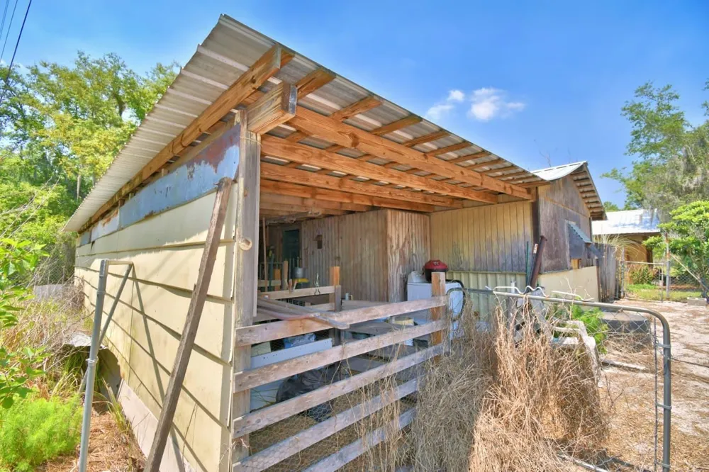 760 MCCLELLAN ROAD Frostproof, FL 33843