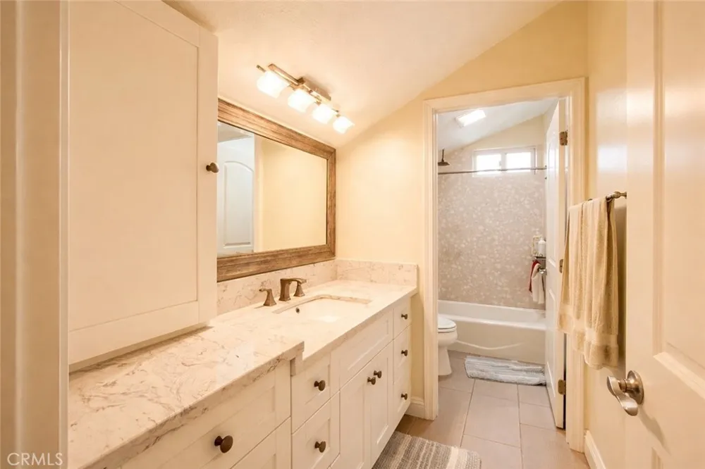 13130 Rose Cerritos, CA 90703