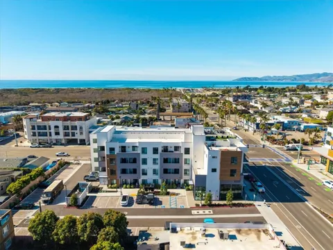 402 W Grand Avenue #313