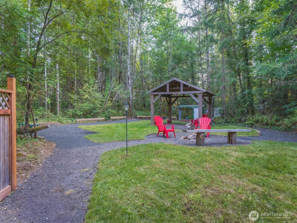 5441 E Grapeview Loop Road Allyn, WA 98524