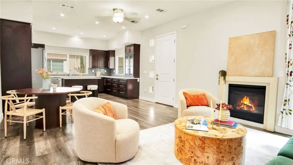 9237 Wakefield Avenue #11 Panorama City, CA 91402
