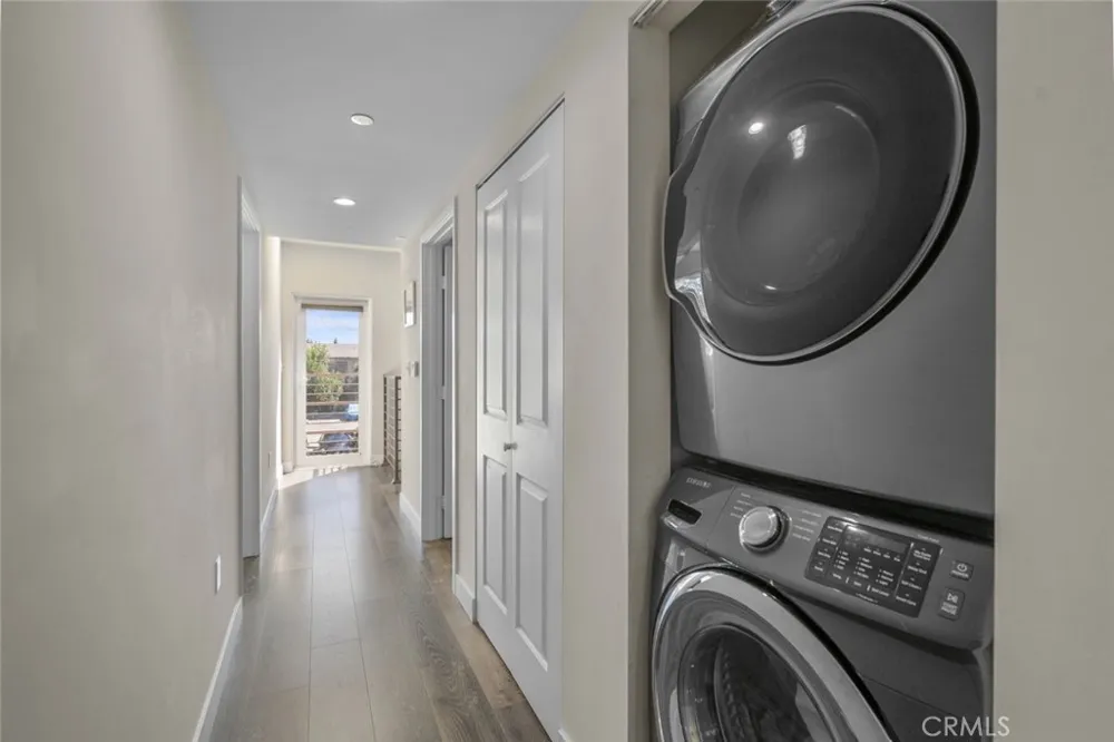 9237 Wakefield Avenue #11 Panorama City, CA 91402