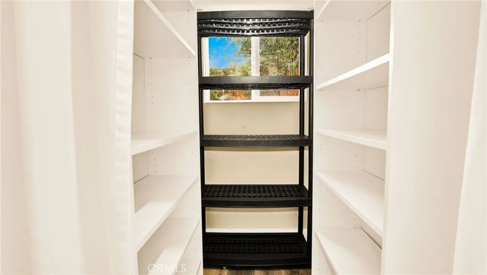 9237 Wakefield Avenue #11 Panorama City, CA 91402