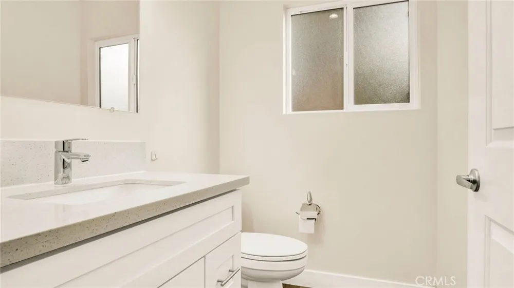 9237 Wakefield Avenue #11 Panorama City, CA 91402