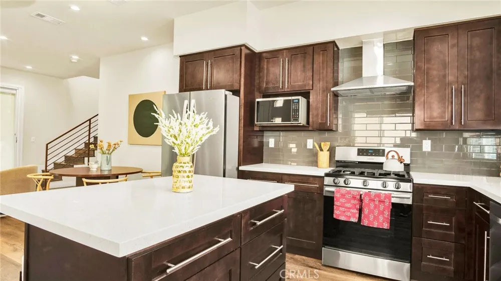 9237 Wakefield Avenue #11 Panorama City, CA 91402
