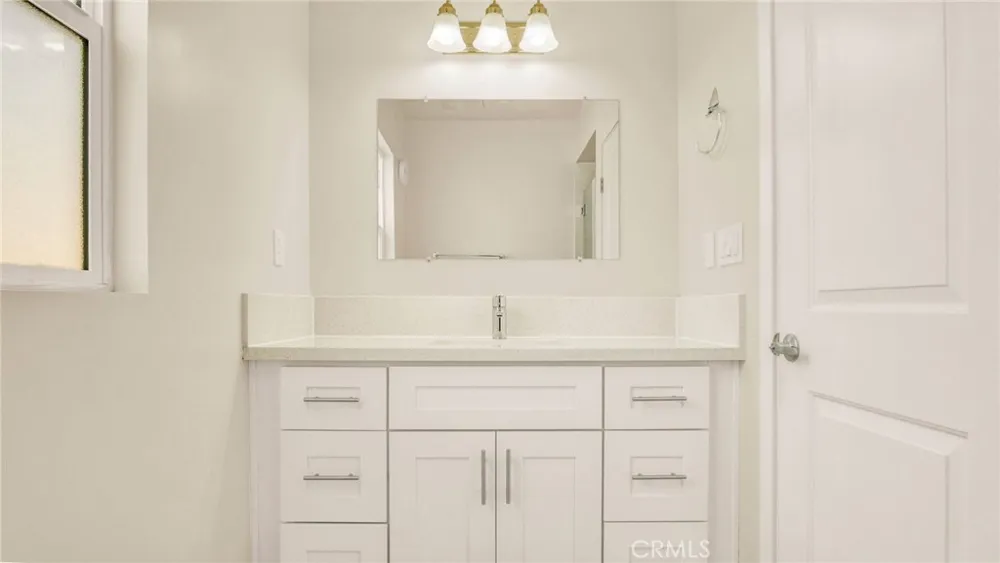 9237 Wakefield Avenue #11 Panorama City, CA 91402