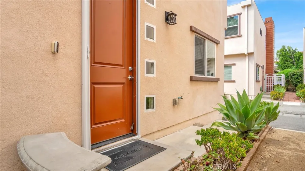 9237 Wakefield Avenue #11 Panorama City, CA 91402