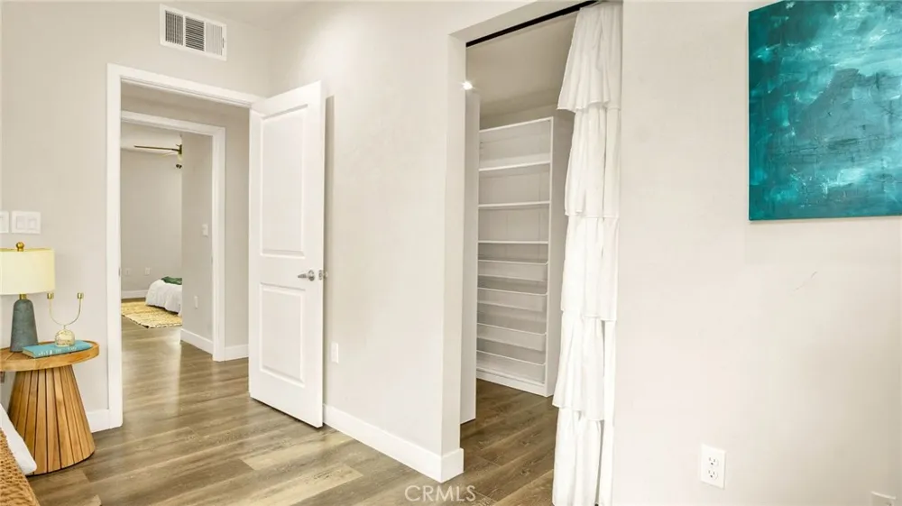 9237 Wakefield Avenue #11 Panorama City, CA 91402