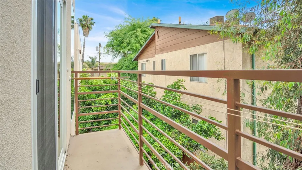 9237 Wakefield Avenue #11 Panorama City, CA 91402