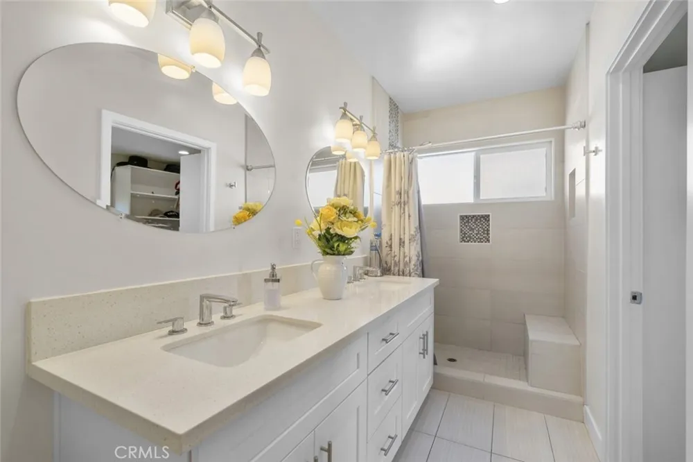 9237 Wakefield Avenue #11 Panorama City, CA 91402