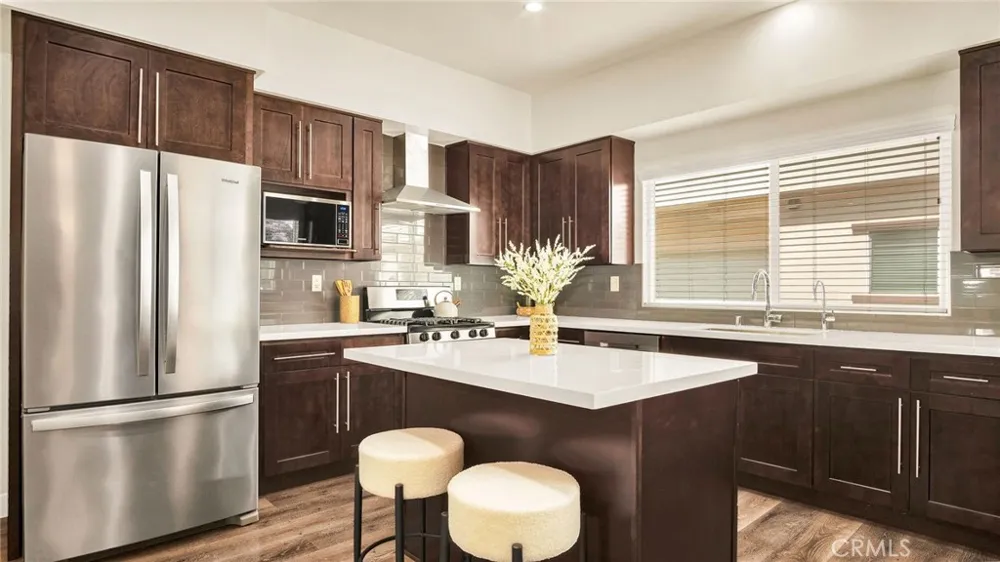 9237 Wakefield Avenue #11 Panorama City, CA 91402