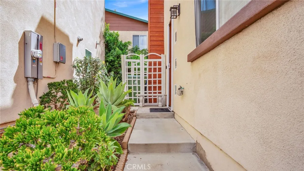 9237 Wakefield Avenue #11 Panorama City, CA 91402