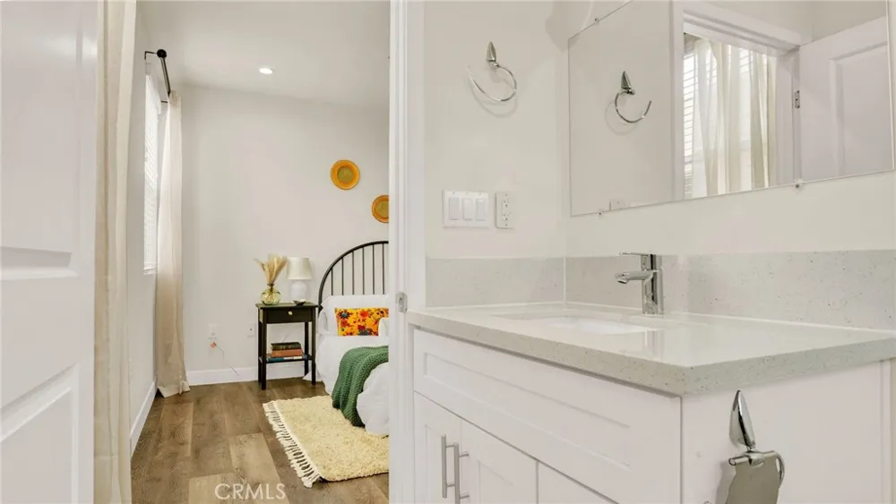9237 Wakefield Avenue #11 Panorama City, CA 91402