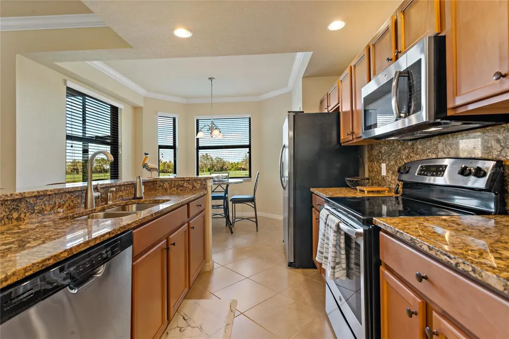 7121 RIVER HAMMOCK DRIVE #102 Bradenton, FL 34212