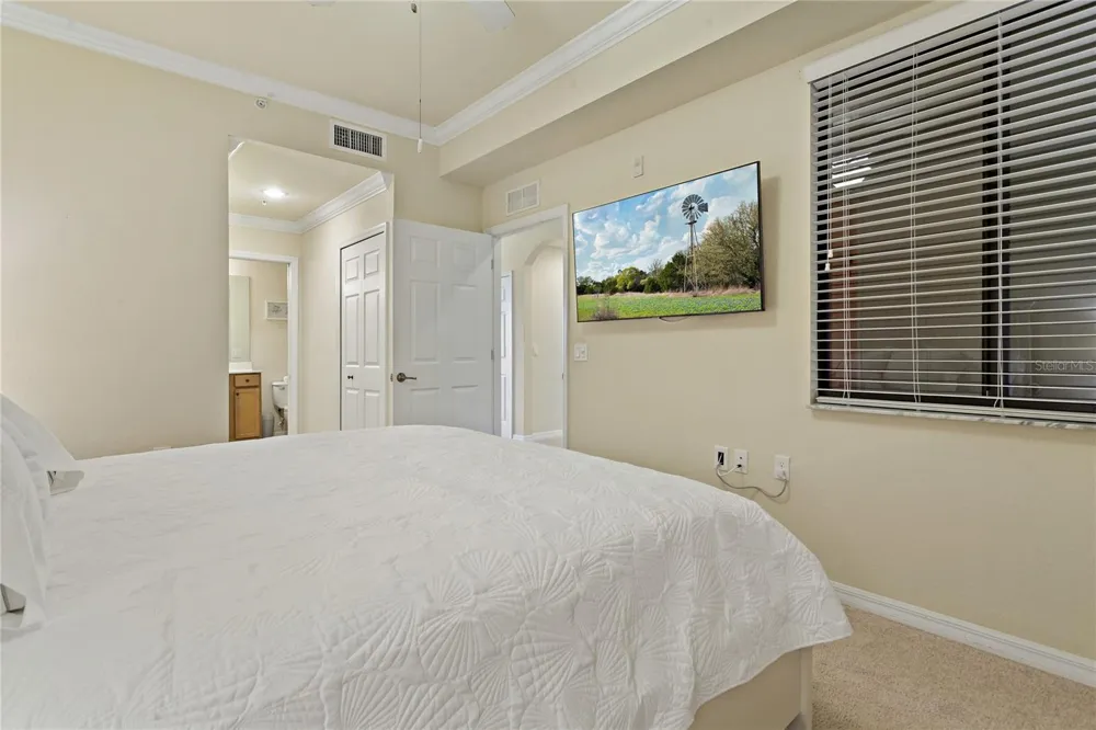 7121 RIVER HAMMOCK DRIVE #102 Bradenton, FL 34212