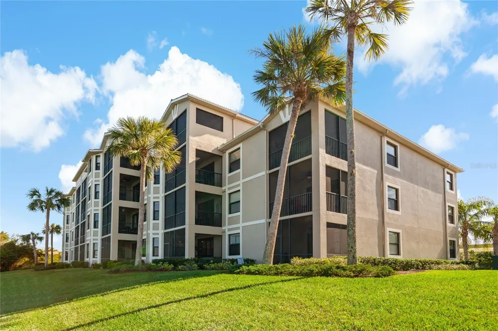 7121 RIVER HAMMOCK DRIVE #102 Bradenton, FL 34212