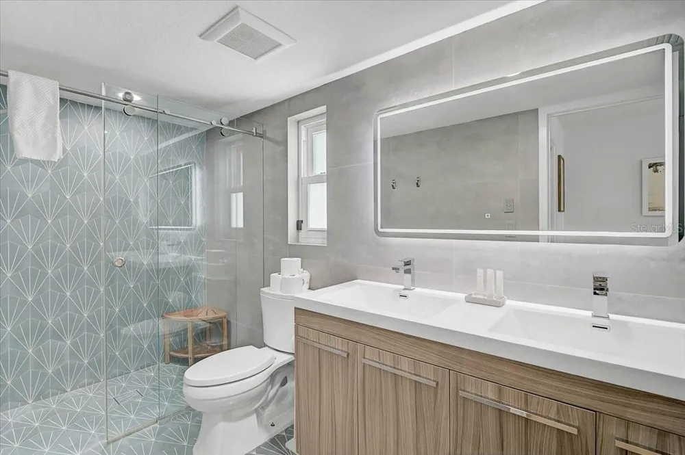 3515 LA PALOMA AVENUE Sarasota, FL 34242