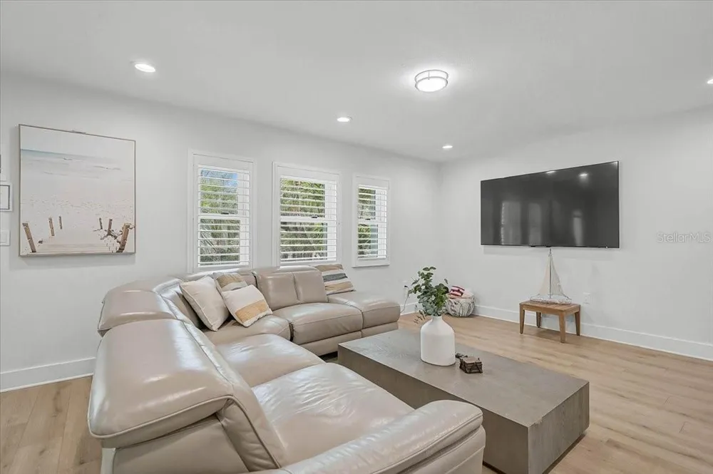 3515 LA PALOMA AVENUE Sarasota, FL 34242