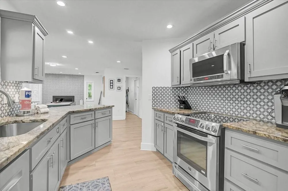 3515 LA PALOMA AVENUE Sarasota, FL 34242