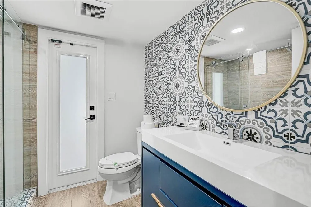 3515 LA PALOMA AVENUE Sarasota, FL 34242