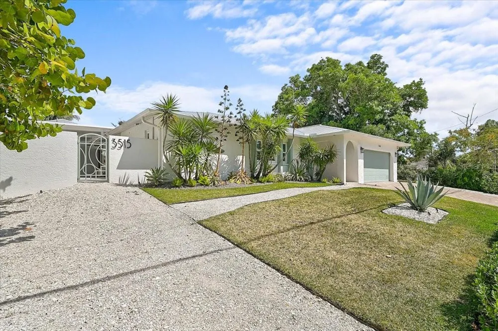 3515 LA PALOMA AVENUE Sarasota, FL 34242