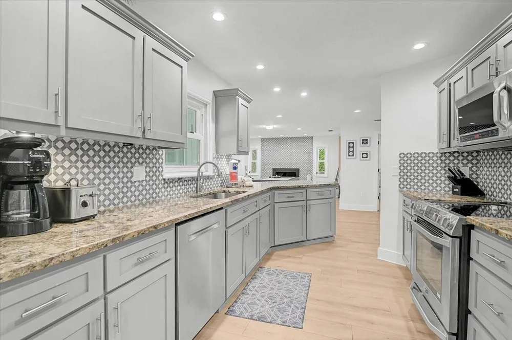 3515 LA PALOMA AVENUE Sarasota, FL 34242